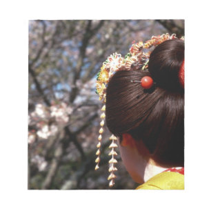 Japan, Kyoto. Nahaufnahme der Rückansicht einer Ge Notizblock