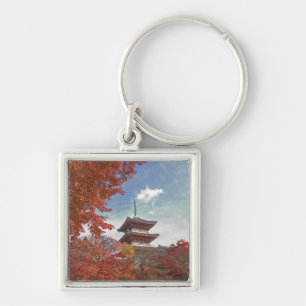 Japan, Kyoto, Pagode in Herbstfarben Schlüsselanhänger