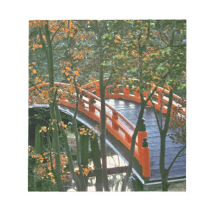 Japan, Nara Pref., Nara. Die Royal Bridge leuchtet Notizblock
