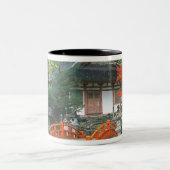 Japan, Nara, Ryuzenji Tempel Zweifarbige Tasse (Mittel)
