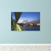 Japan. Tokio. Rainbow Bridge in Tokyo Bay. Leinwanddruck (Insitu (Holzboden))