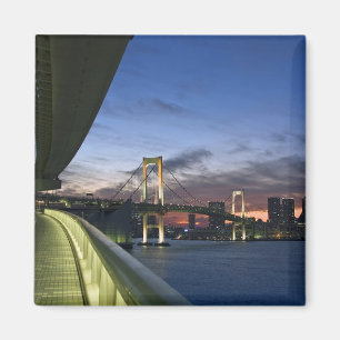 Japan. Tokio. Regenbogenbrücke in der Tokiobucht. Magnet