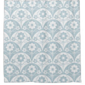 Japanese Floral Pattern in Soft Blue and White Duschvorhang (Vorderseite)