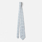 Japanese Floral Pattern in Soft Blue and White Krawatte (Rückseite)