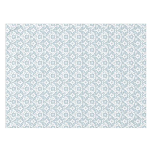 Japanese Floral Pattern in Soft Blue and White Tischdecke (Vorderseite (Horizontal))