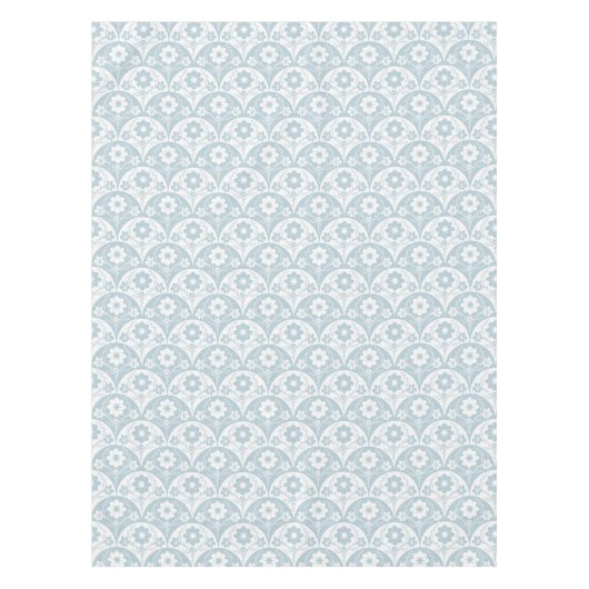 Japanese Floral Pattern in Soft Blue and White Tischdecke (Vorderseite)
