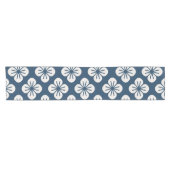 Japanese Navy Blue Ivory Floral Geometric Pattern Kurzer Tischläufer (Horizontal)