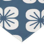 Japanese Navy Blue Ivory Floral Geometric Pattern Tischdecke (Schrägansicht)