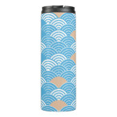 Japanese Waves Pattern Light Blue Beige Monograms Thermosbecher (Rückseite)