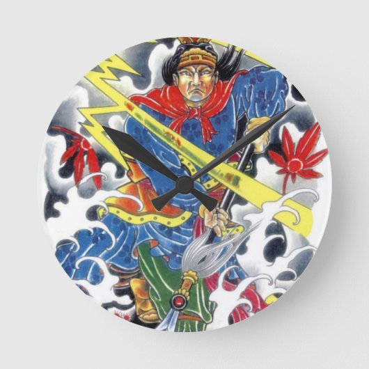 Japanisch Samurai mit Spear-Tätowierdesign Runde Wanduhr (Vorderseite)