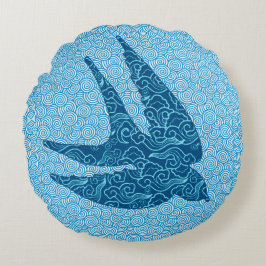 Japanisch schlucken in Flug, Kobalt und Blautönen Rundes Kissen