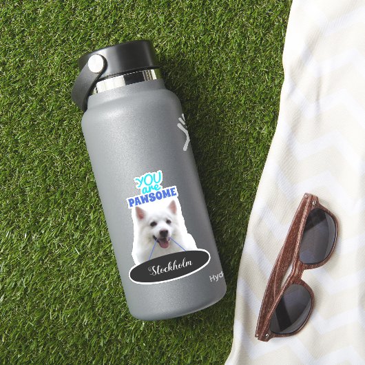 Japanisch Spitz Blue Pawsome Vinyl Stickers Aufkleber (HydroFlask Insitu)