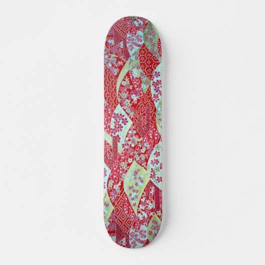 Japanische Art Red Floral Origami Yuzen Skateboard (Vorne)