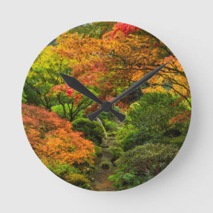 Japanische Gärten im Herbst in Portland, Oregon 2 Runde Wanduhr