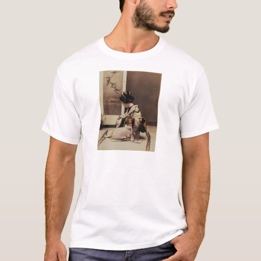 Japanische Geisha, die das shamisen spielt T-Shirt (Vorderseite)