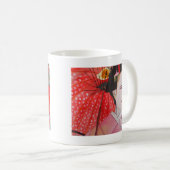Japanische Geisha mit roter Schirmherrschaft Kaffeetasse (VorderseiteRechts)
