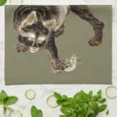 Japanische Katze fängt einen Frosch Geschirrtuch (Gefaltet)