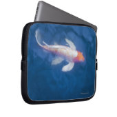 Japanische Koi-Fische im Teich, Hochwinkel Laptopschutzhülle (Vorne Rechts)