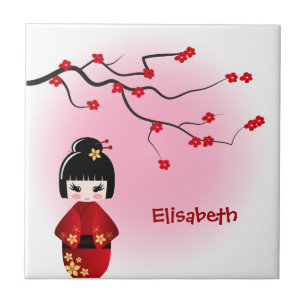 Japanische Kokeshi-Puppe bei Sakura-Blüten Fliese