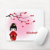 Japanische Kokeshi-Puppe bei Sakura-Blüten Mousepad (Mit Mouse)
