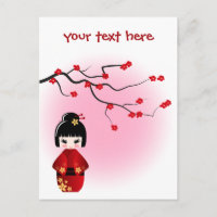 Japanische Kokeshi-Puppe bei Sakura-Blüten