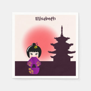 Japanische Kokeshi-Puppe im Tempel bei Sonnenunter Serviette
