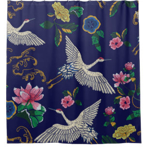 Japanische Krane, Wellen und Blume. Stickereierkra Duschvorhang
