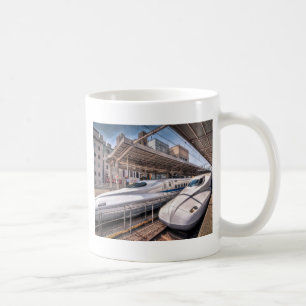 Japanische Kugel-Züge an Tokyo-Station Kaffeetasse