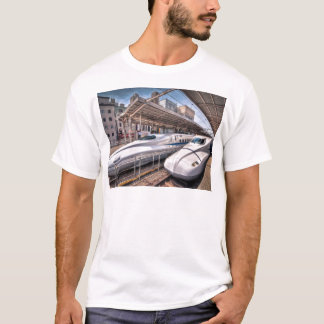 Japanische Kugel-Züge an Tokyo-Station T-Shirt