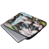 Japanische Landschaft Kirschblüten und Wasserfall Laptopschutzhülle (Vorne Knopf)