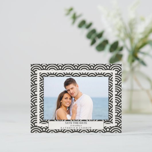 Japanische Seigaiha Waves Save the Date Fotografie Ankündigungspostkarte (Stehend Vorderseite)