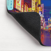 Japanische Stadtstraße nachts Mousepad (Ecke)