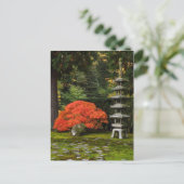 Japanischer Ahorn und Pagode im japanischen Garten Postkarte (Stehend Vorderseite)