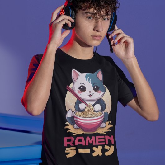 Japanischer Anime Cat Eating Ramen Noodles T-Shirt
