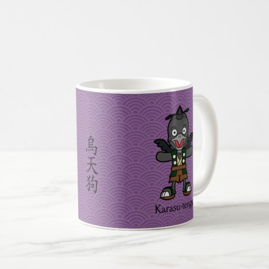 Japanischer Crow Tengu: Cartoon Yokai Kaffeetasse (VorderseiteRechts)