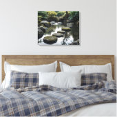 Japanischer Garten-Teich mit Zen-Steinen Leinwanddruck (Insitu (Schlafzimmer))