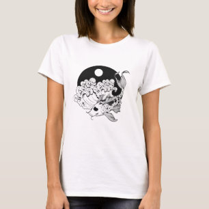 Japanischer Karpfen Koi mit Yin & Yang Hintergrund T-Shirt