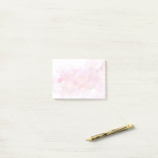 Japanischer Kirschbaum mit pastellrosa Blüten Post-it Klebezettel (Auf Schreibtisch)
