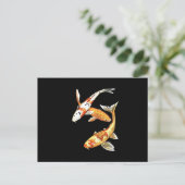 Japanischer Koi Goldfish auf schwarz Postkarte (Stehend Vorderseite)