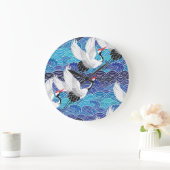 Japanischer Kranich: Verziertes Vogelmuster. Große Wanduhr (Zuhause)