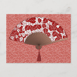 Japanischer Lüfter in Leaf Print, Dunkelrot und We Postkarte