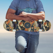 Japanischer Retro Teal Blumen Initial auf Wolken Skateboard