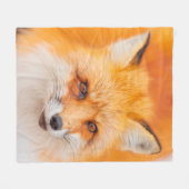 Japanischer Roter Fuchs, der ruht, schläft und spi Fleecedecke (Vorderseite (Horizontal))