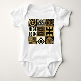Japanischer Stil, schwarzes Gold nahtlose Muster. Baby Strampler