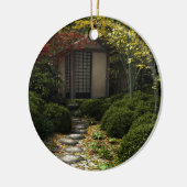 Japanischer Teehaus und Garten im Herbst Keramik Ornament (Links)