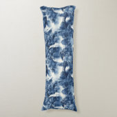 Japanischer Wassergarten in einem blauen weißen Po Seitenschläferkissen (Vorderseite Vertikal)