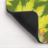 Japanisches Ahorn auf einem Mauspad (Ecke)