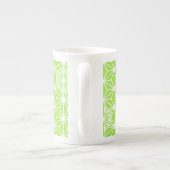 Japanisches Asanoha-Muster - hellgrüne Linse Porzellantasse (Rückseite)