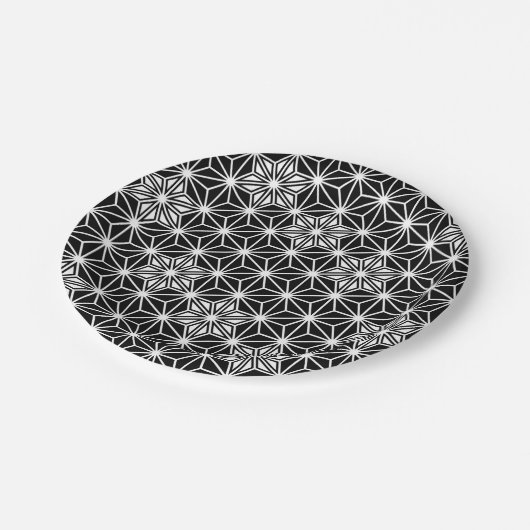 Japanisches Asanoha-Muster - Schwarzweiß Pappteller (Schrägansicht)