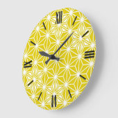 Japanisches Asanoha-Muster - Senfgold und weiß Große Wanduhr (Winkel)